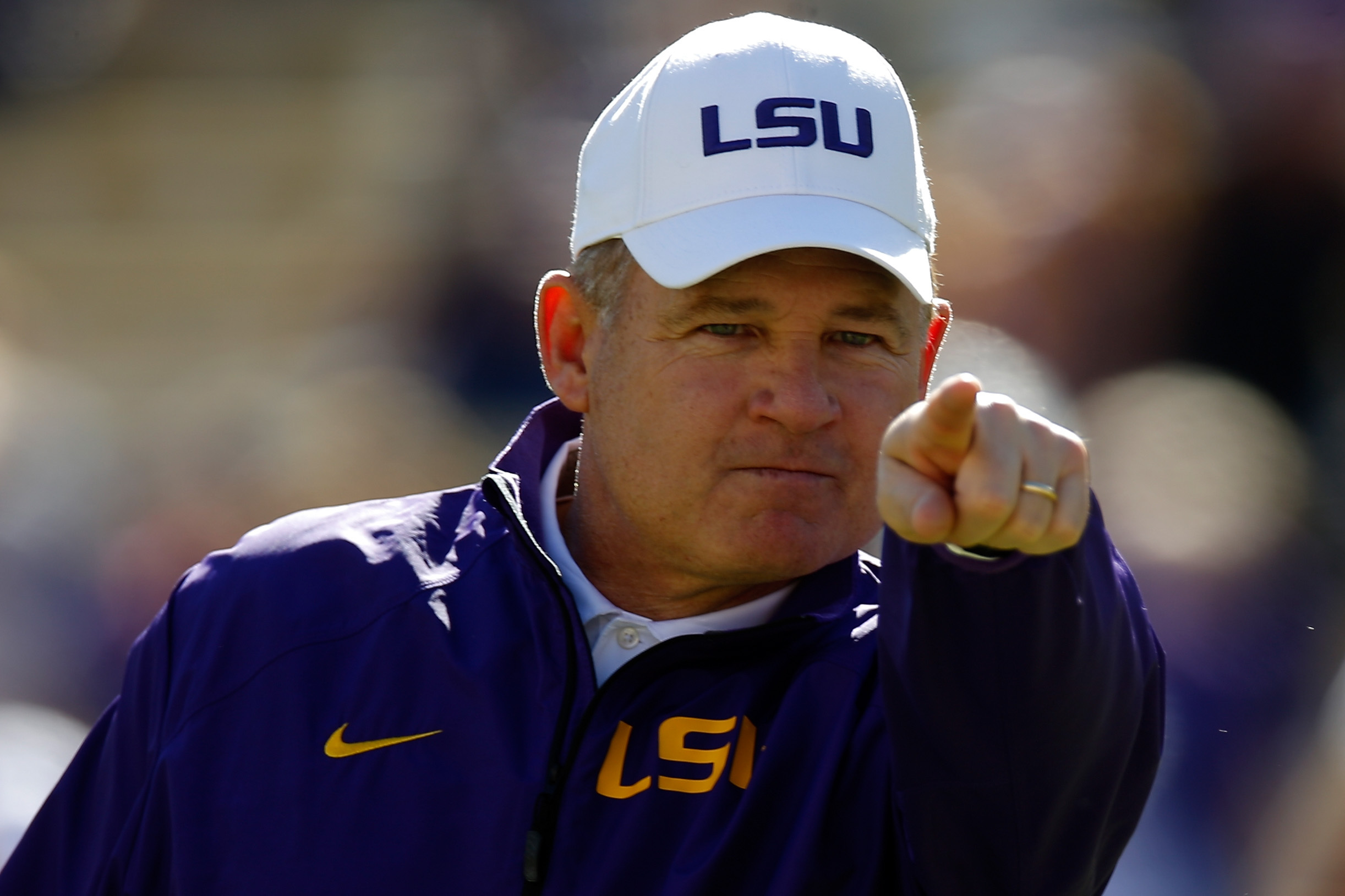 BATON ROUGE, LA - NOVEMBER 29:  Head coach Les Miles of the LSU Tigers reacts during pre game before playing the Arkansas Razorbacks at Tiger Stadium on November 29, 2013 in Baton Rouge, Louisiana.  (Photo by Chris Graythen/Getty Images)
