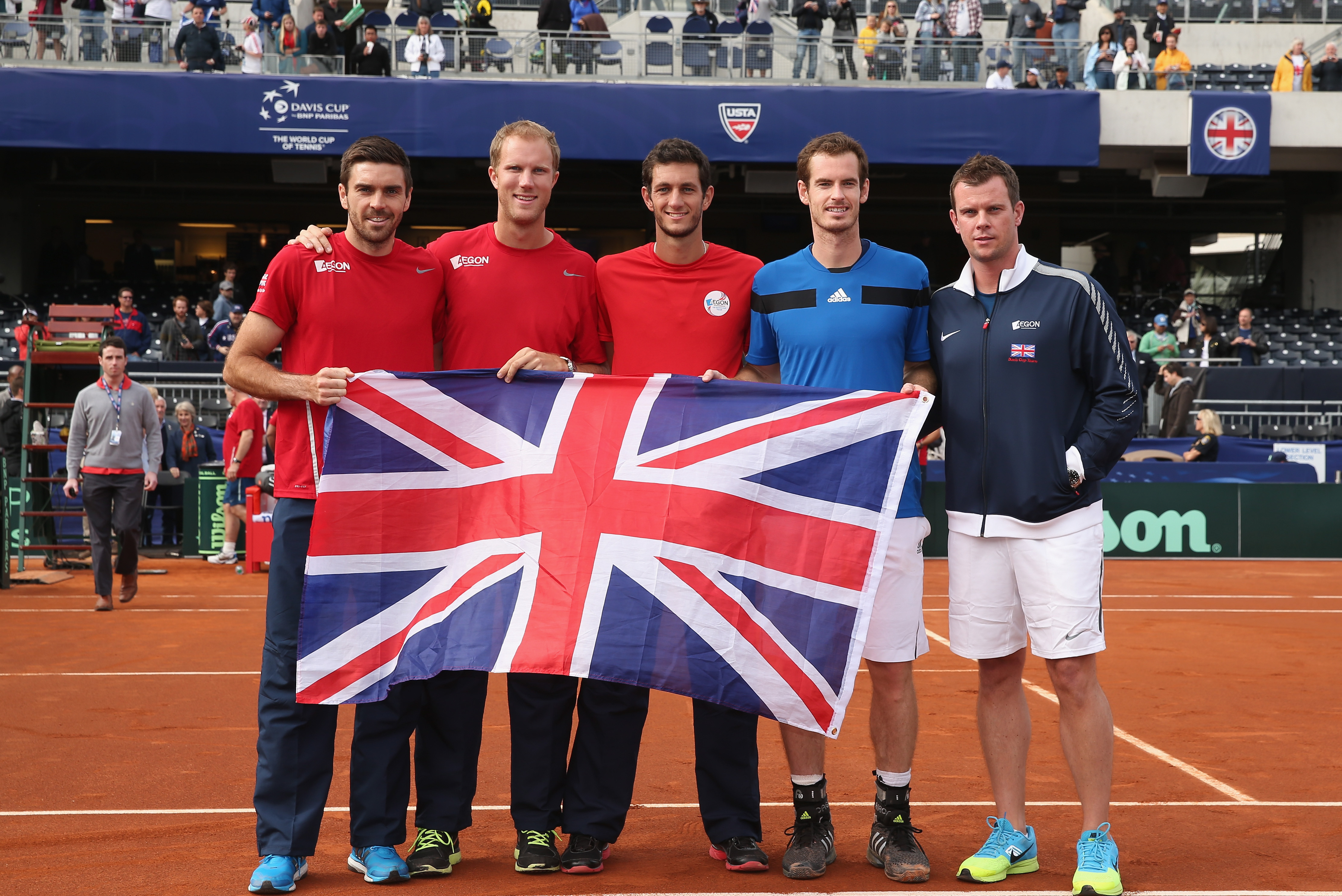 SAN DIEGO, CA - FEBRUARY 02:  Great Britain's Davis Cup team L-R Colin Fleming,Dominic Inglot,James Ward,Andy Murray and capotain Leon Smith celebrate their 3-1 victory against of the United States during day three of the Davis Cup World Group first round between the U.S. and Great Britain at PETCO Park on February 2, 2014 in San Diego, California.  (Photo by Clive Brunskill/Getty Images)