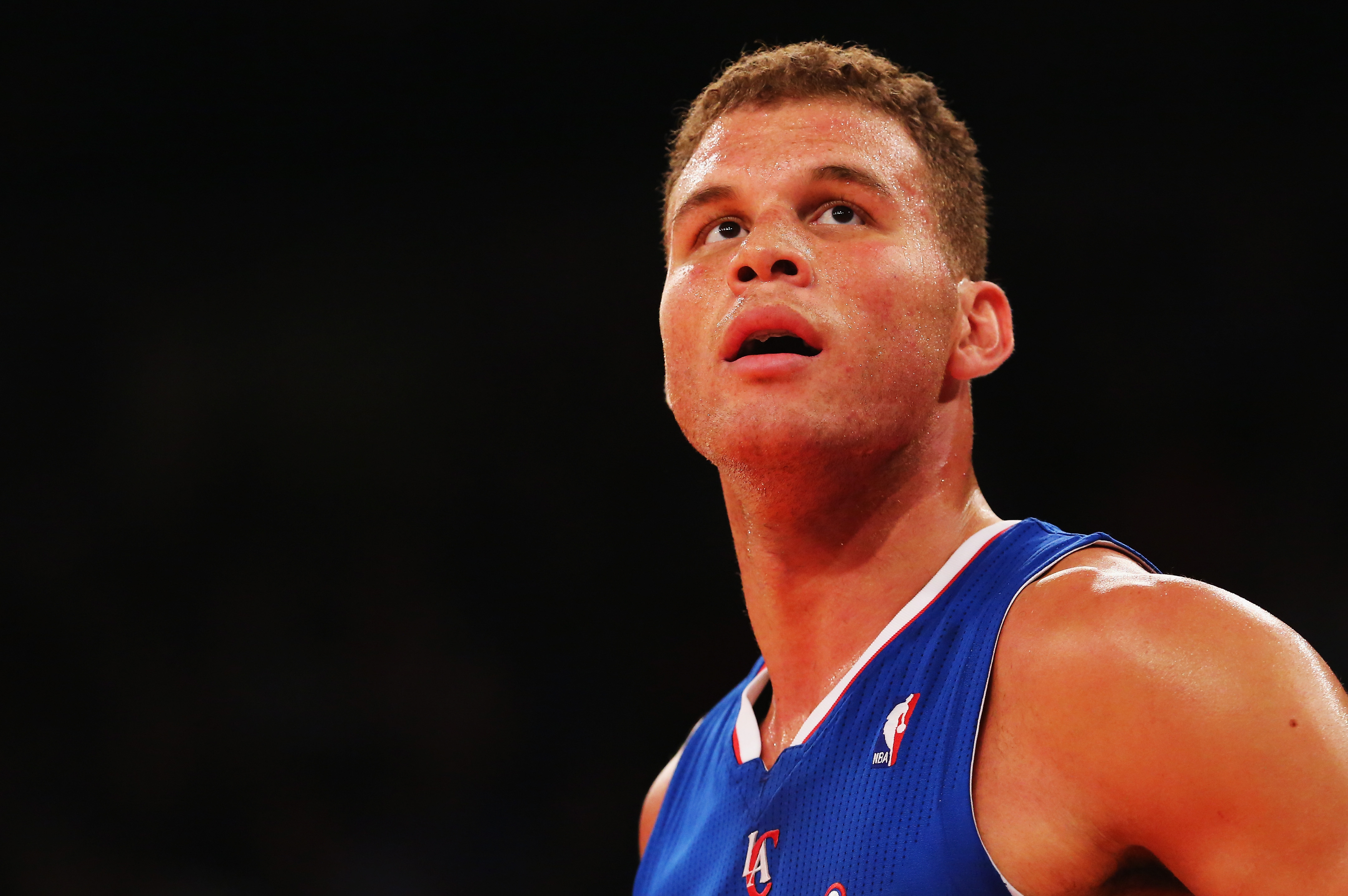 NEW YORK, NY - JANUARY 17:  Blake Griffin #32 of the Los Angeles Clippers looks on against the New York Knicks during their game at Madison Square Garden on January 17, 2014 in New York City.    NOTE TO USER: User expressly acknowledges and agrees that, by downloading and or using this photograph, User is consenting to the terms and conditions of the Getty Images License Agreement.  (Photo by Al Bello/Getty Images)