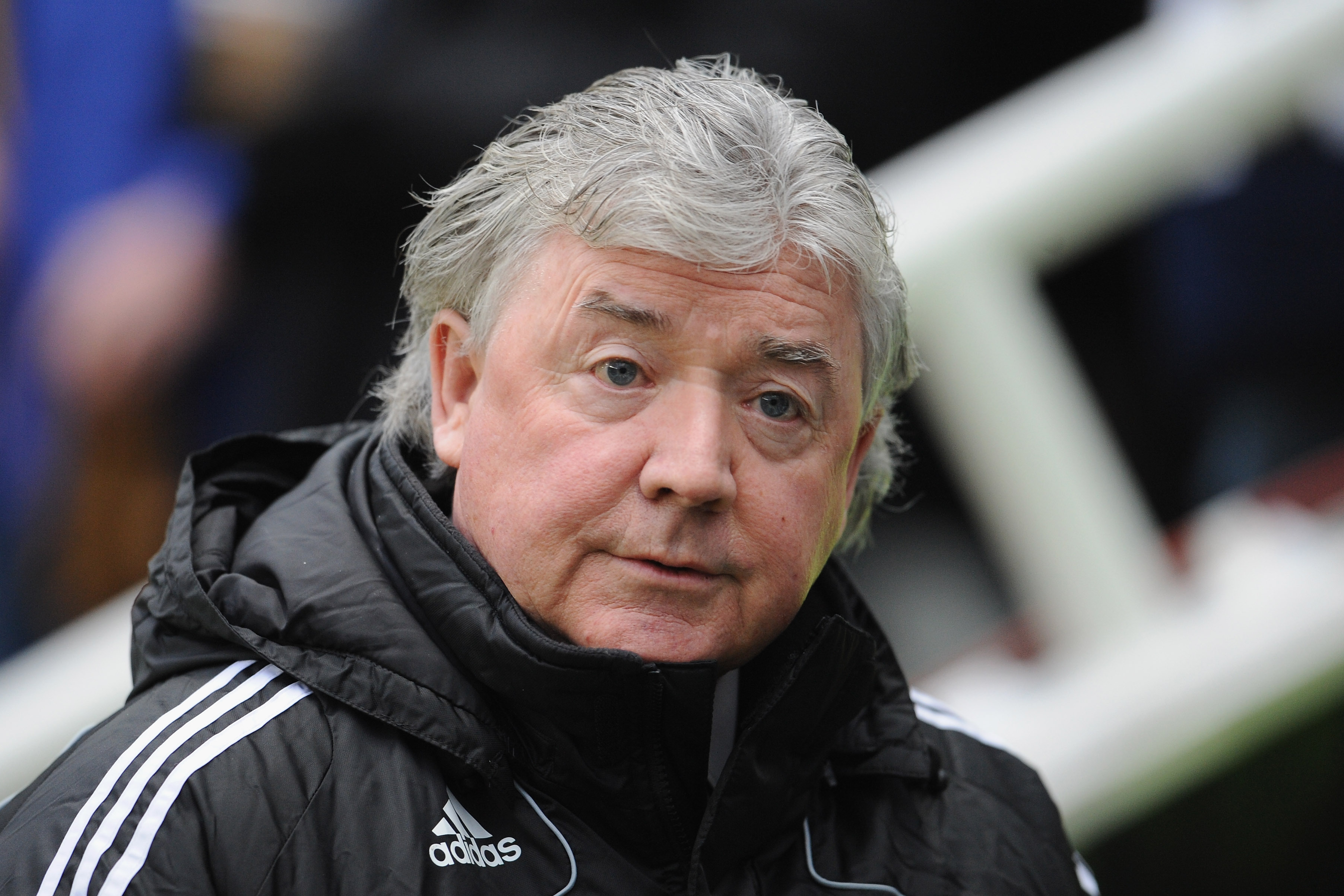 NEWCASTLE-UPON-TYNE, UNITED KINGDOM - JANUARY 10:  Joe Kinnear of Newcastle looks on during the Barclays Premier League match between Newcastle United and West Ham United at St James Park on January 10, 2009 in Newcastle Upon Tyne, England.  (Photo by Clive Mason/Getty Images)