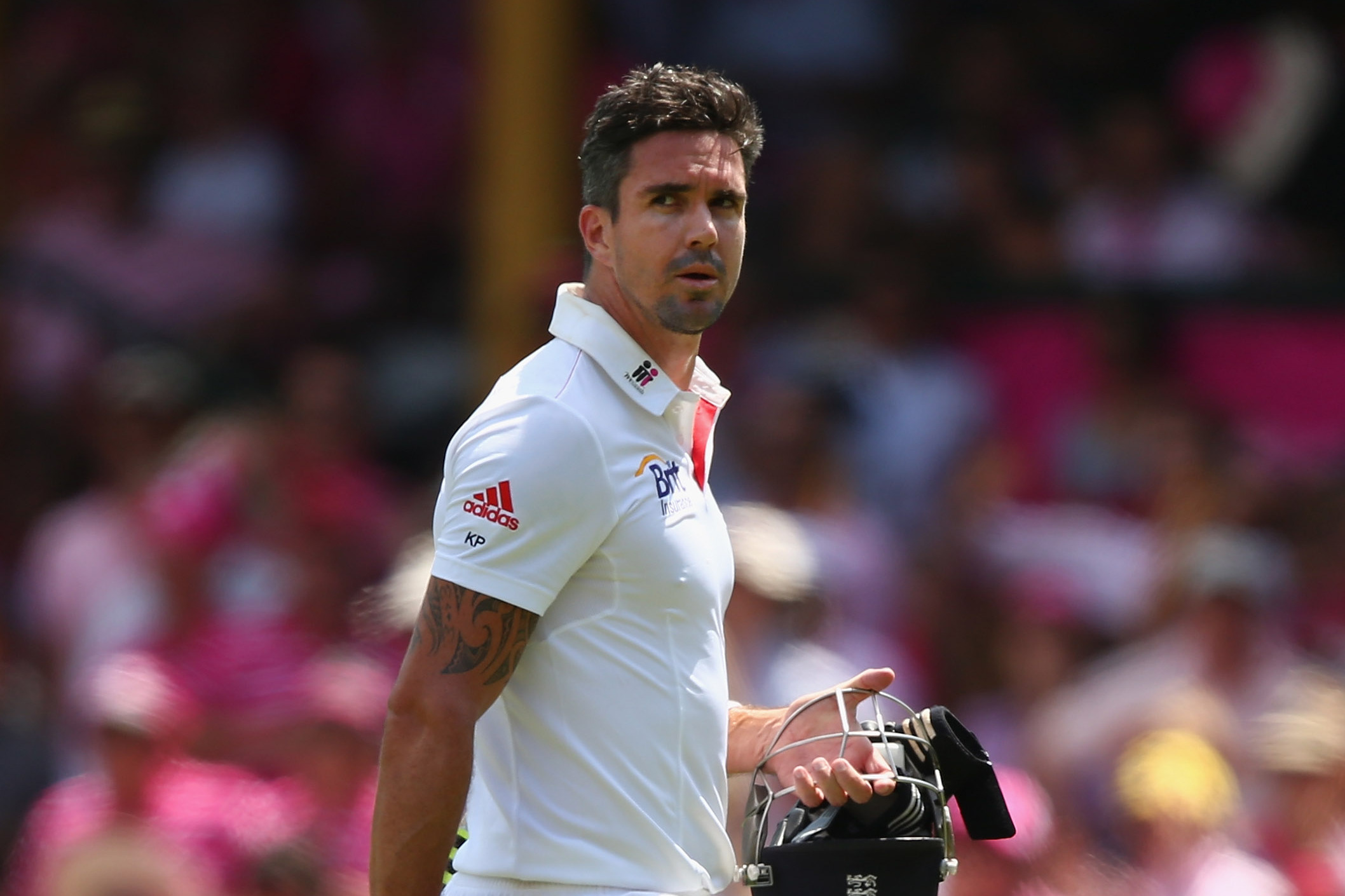 SYDNEY, AUSTRALIA - JANUARY 05: Kevin Pietersen of England walks off the field after being dismissed by Ryan Harris of Australia during day three of the Fifth Ashes Test match between Australia and England at Sydney Cricket Ground on January 5, 2014 in Sydney, Australia.  (Photo by Cameron Spencer/Getty Images)