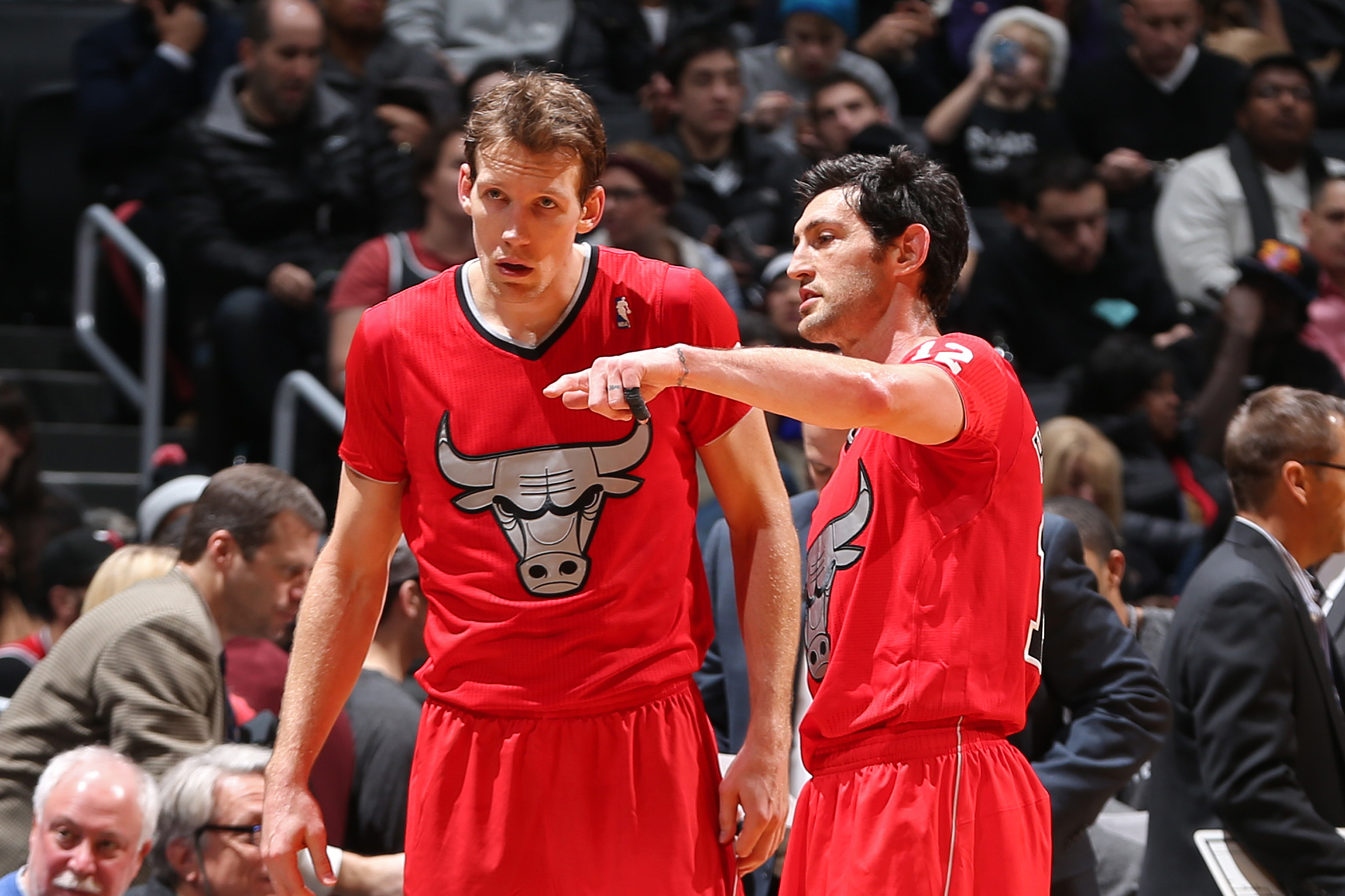 BROOKLYN, NY - DECEMBER 25:  Mike Dunleavy #34 and Kirk Hinrich #12 of the Chicago Bulls talk against the Brooklyn Nets during the Christmas Day game on December 25, 2013 at Barclays Center in Brooklyn, New York. NOTE TO USER: User expressly acknowledges and agrees that, by downloading and or using this Photograph, user is consenting to the terms and conditions of the Getty Images License Agreement. Mandatory Copyright Notice: Copyright 2013 NBAE (Photo by David Sherman/NBAE via Getty Images)