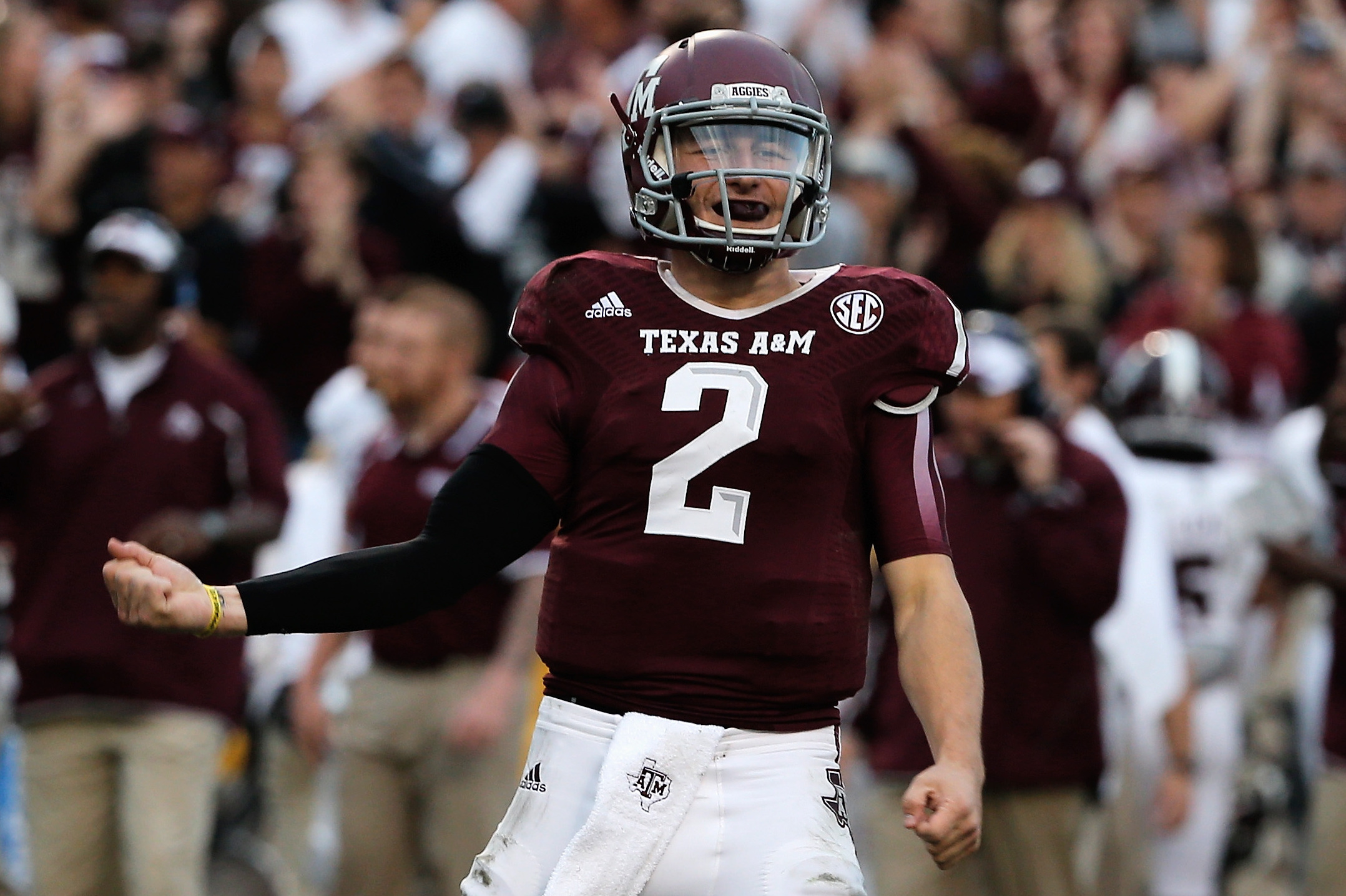 COLLEGE STATION, TX - NOVEMBER 09:  Johnny Manziel #2 of the Texas A&M Aggies celebrates a touchdown pass in the third quarter during the game against the Mississippi State Bulldogs at Kyle Field on November 9, 2013 in College Station, Texas.  (Photo by Scott Halleran/Getty Images)