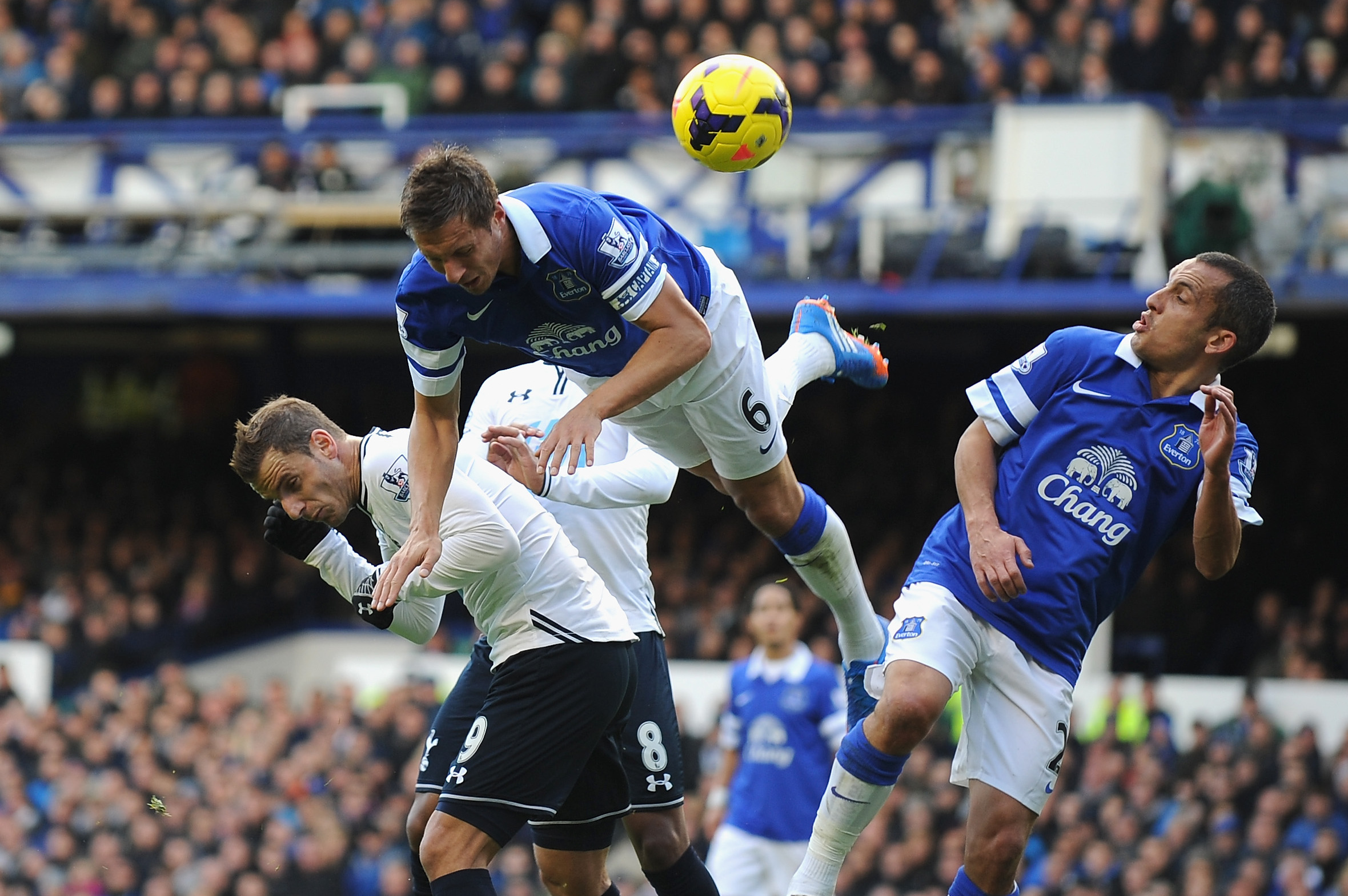 LIVERPOOL, ENGLAND - NOVEMBER 03:  Phil Jagielka of Everton wins the ball in the air from Roberto Soldado of Tottenham Hotspur during the Barclays Premier League match between Everton and Tottenham Hotspur at Goodison Park on November 3, 2013 in Liverpool, England.  (Photo by Tony Marshall/Getty Images)