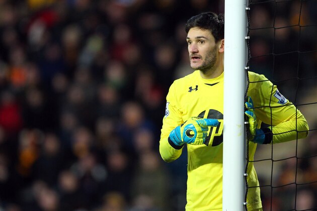HULL, ENGLAND - FEBRUARY 01:  Tottenham Hotspur's Hugo Lloris looks on during the Barclays Premier League match between Hull City and Tottenham Hotspur at KC Stadium on February 01, 2014 in Hull, England.  (Photo by Tim Keeton/Getty Images)