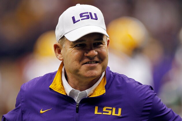 NEW ORLEANS, LA - JANUARY 09:  Head coach Les Miles of the Louisiana State University Tigers looks on before playing against the Alabama Crimson Tide during the 2012 Allstate BCS National Championship Game at Mercedes-Benz Superdome on January 9, 2012 in New Orleans, Louisiana.  (Photo by Chris Graythen/Getty Images)