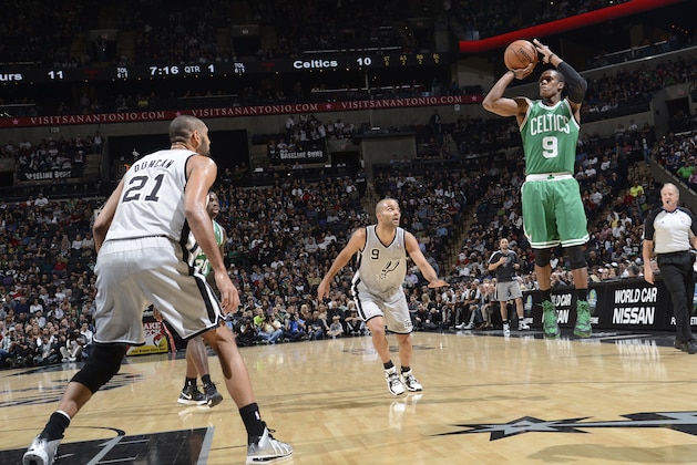 SAN ANTONIO, TX - DECEMBER 15: Rajon Rondo #9 of the Boston Celtics goes for a jump shot during the game between the Boston Celtics and the San Antonio Spurs on December 15, 2012 at the AT&T Center in San Antonio, Texas. NOTE TO USER: User expressly acknowledges and agrees that, by downloading and or using this photograph, user is consenting to the terms and conditions of the Getty Images License Agreement. Mandatory Copyright Notice: Copyright 2012 NBAE (Photos by D. Clarke Evans/NBAE via Getty Images)