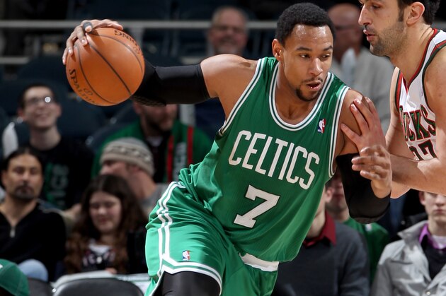 MILWAUKEE, WI - FEBRUARY 10: Jared Sullinger #7 of the Boston Celtics posts up against Zaza Pachulia #27 of the Milwaukee Bucks on February 10, 2014 at the BMO Harris Bradley Center in Milwaukee, Wisconsin. NOTE TO USER:  User expressly acknowledges and agrees that, by downloading and or using this Photograph, user is consenting to the terms and conditions of the Getty Images License Agreement.  Mandatory Copyright Notice:  Copyright 2014 NBAE (Photo by Gary Dineen/NBAE via Getty Images)