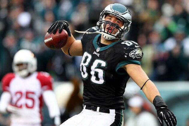 PHILADELPHIA, PA - DECEMBER 01:   Zach Ertz #86 of the Philadelphia Eagles celebrates his touchdown in the fourth quarter against the Arizona Cardinals on December 1, 2013 at Lincoln Financial Field in Philadelphia, Pennslyvania.The Philadelphia Eagles defeated the Arizona Cardinals 24-21.