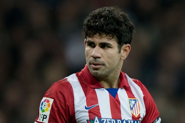 MADRID, SPAIN - FEBRUARY 05: Diego Costa of Atletico de Madrid fits his shoe«s cord during the Copa del Rey semifinal first leg match between Real Madrid CF and Club Atletico Madrid at Estadio Santiago Bernabeu on February 5, 2014 in Madrid, Spain. (Photo by Gonzalo Arroyo Moreno/Getty Images) MADRID, SPAIN - FEBRUARY 05: Diego Costa of Atletico de Madrid fits his shoe«s cord during the Copa del Rey semifinal first leg match between Real Madrid CF and Club Atletico Madrid at Estadio Santiago Bernabeu on February 5, 2014 in Madrid, Spain. (Photo by Gonzalo Arroyo Moreno/Getty Images)