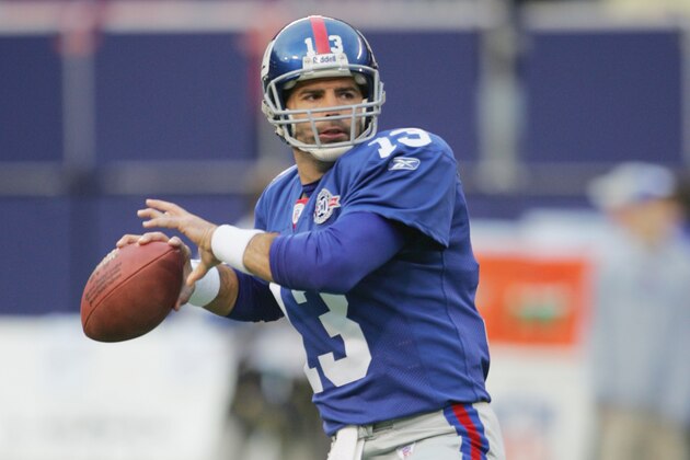 EAST RUTHERFORD, NJ - NOVEMBER 21:  Quarterback Kurt Warner #13 of the New York Giants warms up before the game against the Atlanta Falcons at Giant Stadium on November 21, 2004 in East Rutherford, New Jersey. The Falcons defeated the Giants 14-10 in Eli Manning's first start in the NFL.  (Photo by Harry How/Getty Images)