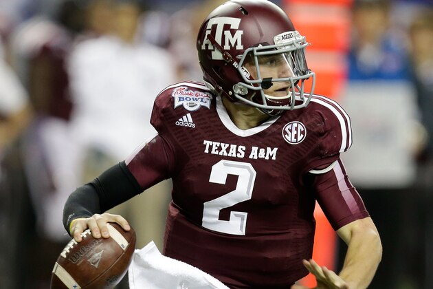 ATLANTA, GA - DECEMBER 31:  Quarterback Johnny Manziel #2 of the Texas A&M Aggies rolls out and looks downfield to pass during the the Chick-fil-A Bowl game against the Duke Blue Devils at the Georgia Dome on December 31, 2013 in Atlanta, Georgia.  (Photo by Mike Zarrilli/Getty Images)