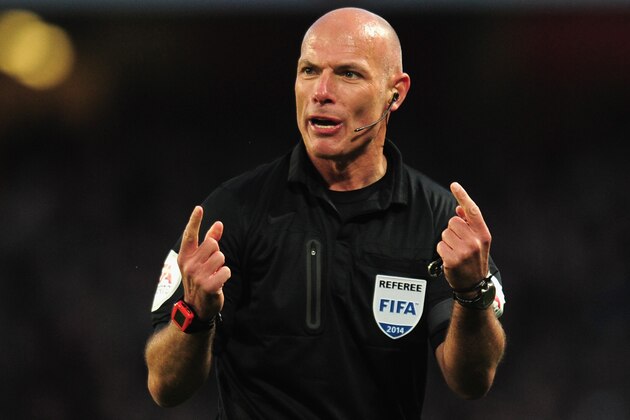 LONDON, ENGLAND - FEBRUARY 16:  Referee Howard Webb during the FA Cup fifth round match between Arsenal and Liverpool at Emirates Stadium on February 16, 2014 in London, England.  (Photo by Shaun Botterill/Getty Images)