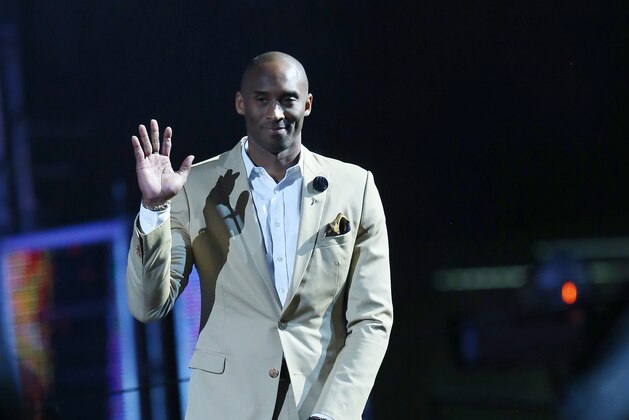 NEW ORLEANS, LA - FEBRUARY 16:  The Western Conference's  Kobe Bryant #24 of the Los Angeles Lakers is introduced before the 2014 NBA All-Star game at the Smoothie King Center on February 16, 2014 in New Orleans, Louisiana. NOTE TO USER: User expressly acknowledges and agrees that, by downloading and or using this photograph, User is consenting to the terms and conditions of the Getty Images License Agreement.  (Photo by Ronald Martinez/Getty Images)