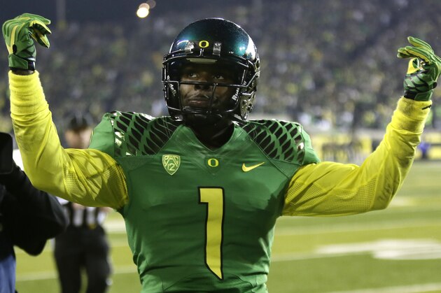 Oregon receiver Josh Huff is shown during an NCAA college football game against Oregon State in Eugene, Ore., Friday, Nov. 29, 2013. (AP Photo/Don Ryan)