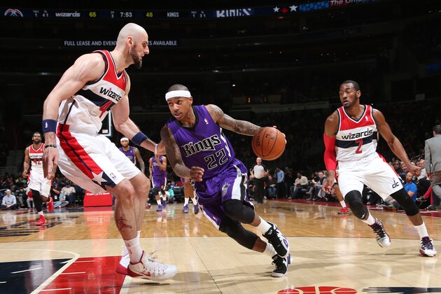 WASHINGTON, DC - FEBRUARY 9: Isaiah Thomas #22 of the Sacramento Kings drives against the Washington Wizards at the Verizon Center on February 9, 2014 in Washington, DC. NOTE TO USER: User expressly acknowledges and agrees that, by downloading and or using this photograph, User is consenting to the terms and conditions of the Getty Images License Agreement. Mandatory Copyright Notice: Copyright 2014 NBAE (Photo by Ned Dishman/NBAE via Getty Images)