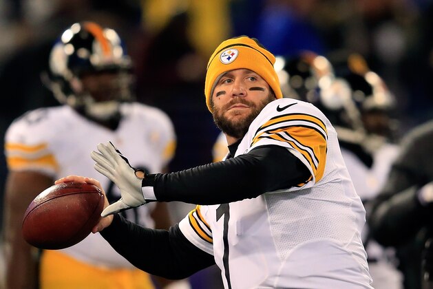 BALTIMORE, MD - NOVEMBER 28:  Ben Roethlisberger #7 of the Pittsburgh Steelers warms up prior to playing an NFL game against the Baltimore Ravens at M&T Bank Stadium on November 28, 2013 in Baltimore, Maryland.  (Photo by Rob Carr/Getty Images)