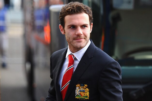 LONDON, ENGLAND - FEBRUARY 22: Juan Mata of Manchester United steps off the team bus to a noisy welcome from the home supporters prior to the Barclays Premier League match between Crystal Palace and Manchester United at Selhurst Park on February 22, 2014 in London, England.  (Photo by Laurence Griffiths/Getty Images)Marouane Fellaini  (Photo by Laurence Griffiths/Getty Images)
