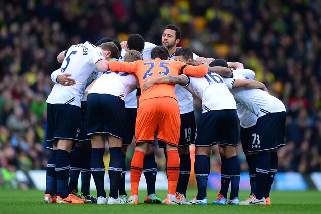 NORWICH, ENGLAND - FEBRUARY 23:  Spurs team huddle during the Barclays Premier League match between Norwich City and Tottenham Hotspur at Carrow Road on February 23, 2014 in Norwich, England.  (Photo by Jamie McDonald/Getty Images)