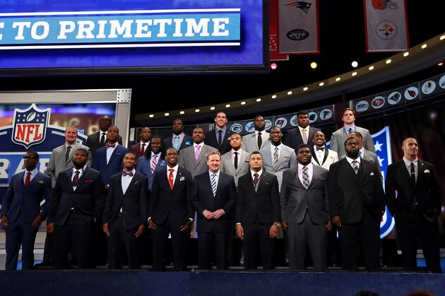 NEW YORK, NY - APRIL 25:  NFL Commissioner Roger Goodell (front row C) poses for a group photo with the 2013 NFL Draft Class prior to the start of the first round of the 2013 NFL Draft at Radio City Music Hall on April 25, 2013 in New York City.  (Photo by Al Bello/Getty Images)