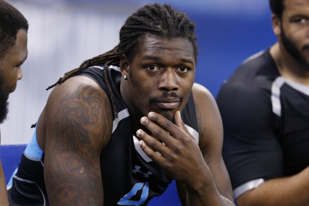 INDIANAPOLIS, IN - FEBRUARY 24: Former South Carolina defensive lineman Jadeveon Clowney looks on while sitting out position drills during the 2014 NFL Combine at Lucas Oil Stadium on February 24, 2014 in Indianapolis, Indiana. (Photo by Joe Robbins/Getty Images)
