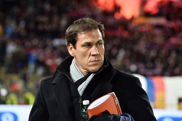 BOLOGNA, ITALY - FEBRUARY 22: Rudi Garcia head coach of AS Roma looks on priro the Serie A match between Bologna FC and AS Roma at Stadio Renato Dall'Ara on February 22, 2014 in Bologna, Italy.  (Photo by Mario Carlini / Iguana Press/Getty Images)