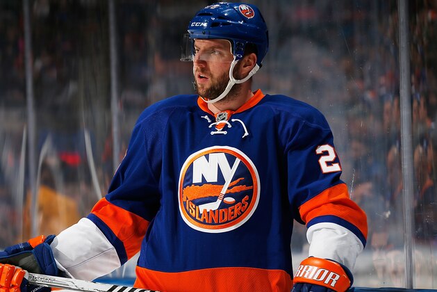 UNIONDALE, NY - JANUARY 20:  Thomas Vanek #26 of the New York Islanders skates against the Philadelphia Flyers at Nassau Veterans Memorial Coliseum on January 20, 2014 in Uniondale, New York. The Islanders defeated the Flyers 4-3.  (Photo by Mike Stobe/NHLI via Getty Images)