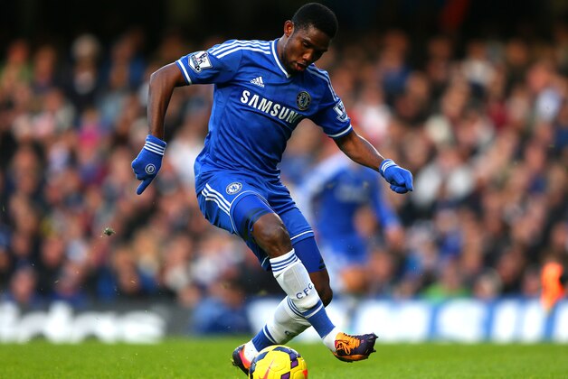 LONDON, ENGLAND - DECEMBER 26:  Samuel Eto'o of Chelsea on the ball during the Barclays Premier League match between Chelsea and Swansea City at Stamford Bridge on December 26, 2013 in London, England.  (Photo by Warren Little/Getty Images)