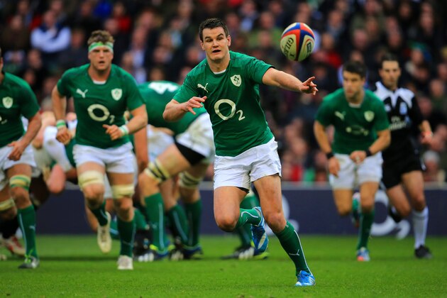 LONDON, ENGLAND - FEBRUARY 22:  Jonathan Sexton of Ireland passes the ball during the RBS Six Nations match between England and Ireland at Twickenham Stadium on February 22, 2014 in London, England.  (Photo by David Cannon/Getty Images)