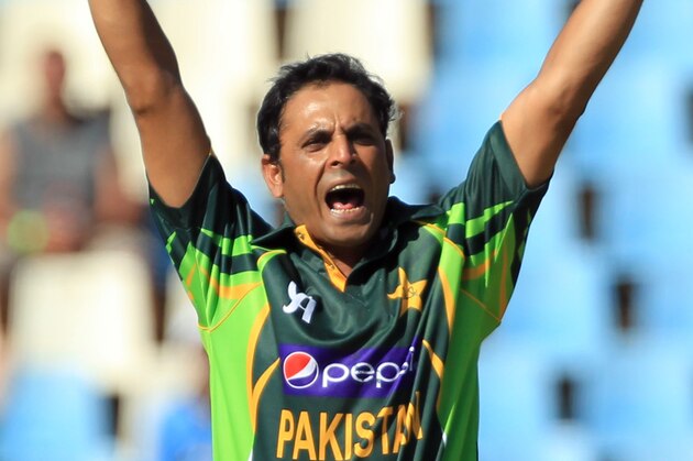Pakistan's bowler Abdur Rehman, left, successfully appeals for a catch to the umpire Chris Gaffaney of New Zealand, right, during their final One Day International cricket match against South Africa at Centurion Park Stadium in Pretoria, South Africa, Saturday, Nov. 30, 2013. (AP Photo/ Themba Hadebe) Pakistan's bowler Abdur Rehman, left, successfully appeals for a catch to the umpire Chris Gaffaney of New Zealand, right, during their final One Day International cricket match against South Africa at Centurion Park Stadium in Pretoria, South Africa, Saturday, Nov. 30, 2013. (AP Photo/ Themba Hadebe)