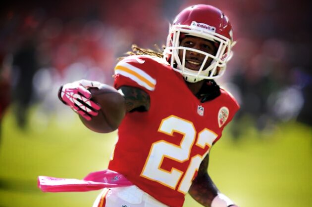 KANSAS CITY, MO - OCTOBER 13:  Dexter McCluster #22 of the Kansas City Chiefs of the Kansas City Chiefs smiles at the fans on the sideline before a game against the Oakland Raiders on October 13, 2013 at Arrowhead Stadium in Kansas City, Missouri. (Photo by Kyle Rivas/Getty Images)
