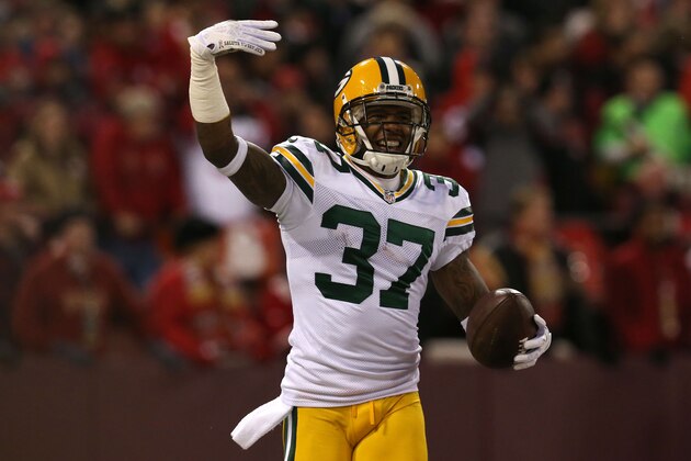 SAN FRANCISCO, CA - JANUARY 12:  Cornerback Sam Shields #37 of the Green Bay Packers celebrates after scoring a touchdown off of an interception against quarterback Colin Kaepernick #7 of the San Francisco 49ers in the first quarter during the NFC Divisional Playoff Game at Candlestick Park on January 12, 2013 in San Francisco, California.  (Photo by Stephen Dunn/Getty Images)