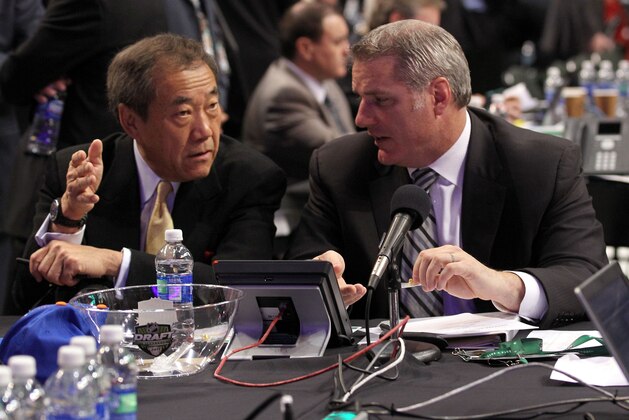 ST PAUL, MN - JUNE 24:  Owner Charles Wang and Garth Snow General Manager of the New York Islanders during day one of the 2011 NHL Entry Draft at Xcel Energy Center on June 24, 2011 in St Paul, Minnesota.  (Photo by Bruce Bennett/Getty Images)