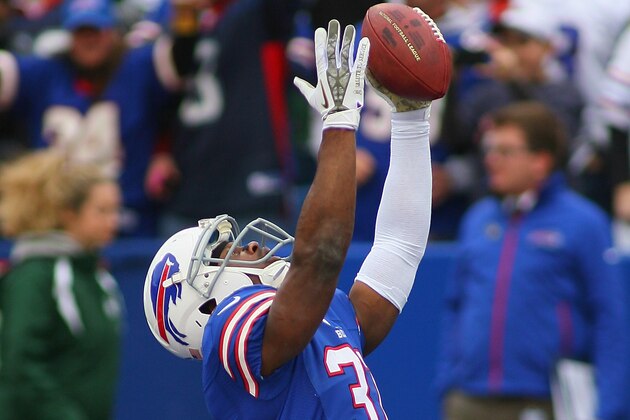 ORCHARD PARK, NY - NOVEMBER 17:  Jairus Byrd #31 of the Buffalo Bills celebrates intercepting a pass against the New York Jets at Ralph Wilson Stadium on November 17, 2013 in Orchard Park, New York.  (Photo by Rick Stewart/Getty Images)