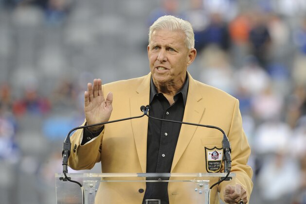 New York Hall of Fame coach Bill Parcells Hall of Fame coach Bill Parcells speaks after receiving his Hall of Fame ring during the halftime show of an NFL football game between the New York Giants and the Denver Broncos Sunday, Sept. 15, 2013, in East Rutherford, N.J. (AP Photo/Bill Kostroun)