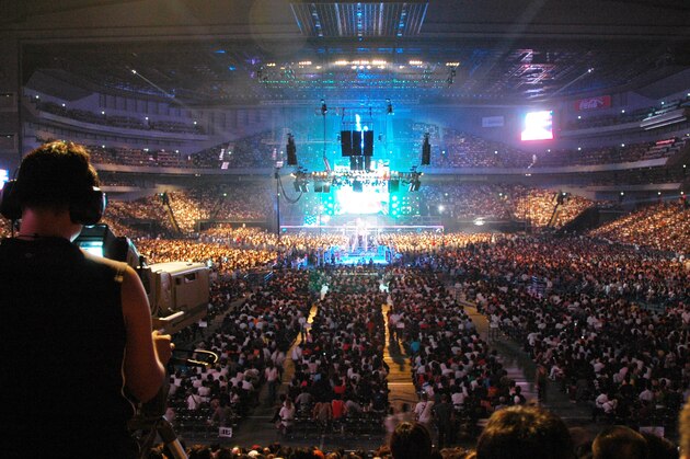 Atmosphere during Pride Grand Prix 2005 - Final Round - Match - August 28,2005 at Saitama Super Arena in Saitama, Saitama Super Arena, Japan. (Photo by Tomokazu Tazawa/Getty Images)