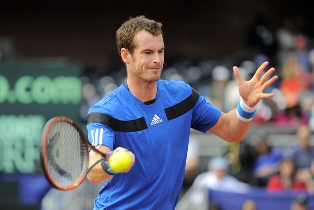 Britain's Andy Murray plays during a match against Sam Querrey at the Davis Cup tennis matches Sunday, Feb. 2, 2014, in San Diego.  (AP Photo/Denis Poroy)