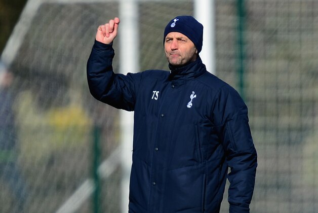 ENFIELD, ENGLAND - FEBRUARY 26:  Manager Tim Sherwood of Tottenham Hotspur shouts instructions during a Tottenham Hotspur training session on February 26, 2014 in Enfield, England.  (Photo by Jamie McDonald/Getty Images)