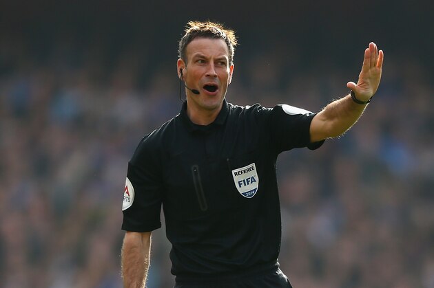 LONDON, ENGLAND - MARCH 08:  Referee Mark Clattenburg gestures during the FA Cup Quarter-Final match between Arsenal and Everton at Emirates Stadium on March 8, 2014 in London, England.  (Photo by Paul Gilham/Getty Images)