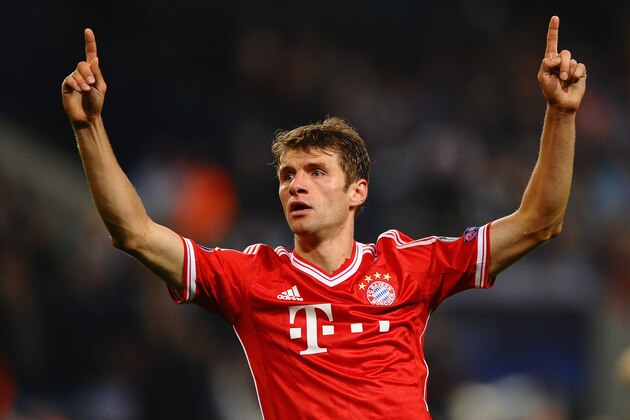 MANCHESTER, ENGLAND - OCTOBER 02:  Thomas Muller of FC Bayern Muenchen celebrates scoring the second goal during the UEFA Champions League Group D match between Manchester City and  FC Bayern Muenchen at Etihad Stadium on October 2, 2013 in Manchester, England.  (Photo by Laurence Griffiths/Getty Images)