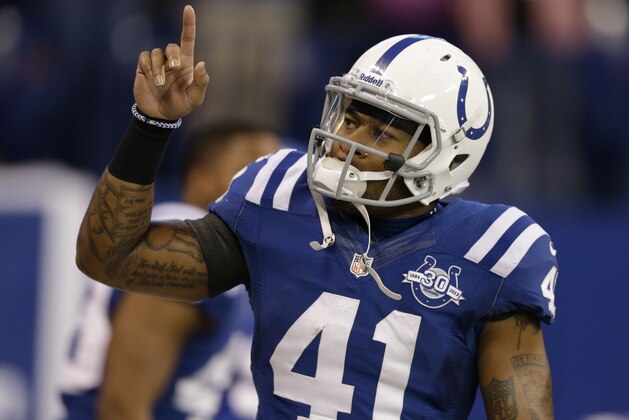 Indianapolis Colts' Antoine Bethea (41) prepares for an NFL football game against the Jacksonville Jaguars Sunday, Dec. 29, 2013, in Indianapolis. (AP Photo/Darron Cummings)
