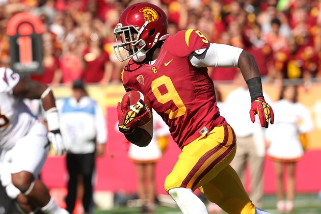 LOS ANGELES, CA - NOVEMBER 10: Marqise Lee #9 of the USC Trojans carries on a reverse against the Arizona State Sun Devils at the Los Angeles Memorial Coliseum on November 10, 2012 in Los Angeles, California. USC won 38-17. (Photo by Stephen Dunn/Getty Images) LOS ANGELES, CA - NOVEMBER 10: Marqise Lee #9 of the USC Trojans carries on a reverse against the Arizona State Sun Devils at the Los Angeles Memorial Coliseum on November 10, 2012 in Los Angeles, California. USC won 38-17. (Photo by Stephen Dunn/Getty Images)
