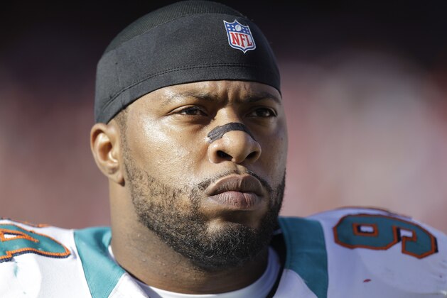 San Francisco 49ers defensive end Justin Smith during the first quarter of an NFL football game against the San Francisco 49ers in San Francisco, Sunday, Dec. 9, 2012. (AP Photo/Ben Margot)