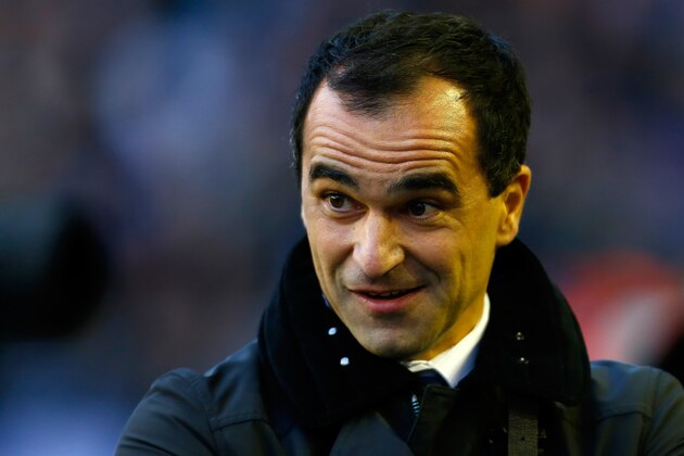 LIVERPOOL, ENGLAND - DECEMBER 26: Manager Roberto Martinez of Everton watches on before the Barclays Premier League match between Everton and Sunderland at Goodison Park on December 26, 2013 in Liverpool, England. (Photo by Paul Thomas/Getty Images)