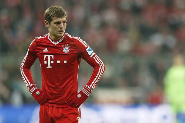 Bayern's Toni Kroos waits for a penalty during the German first division Bundesliga soccer match between FC Bayern Munich and Eintracht Braunschweig, in Munich, southern Germany, Saturday, Nov. 30, 2013. (AP Photo/Matthias Schrader)
