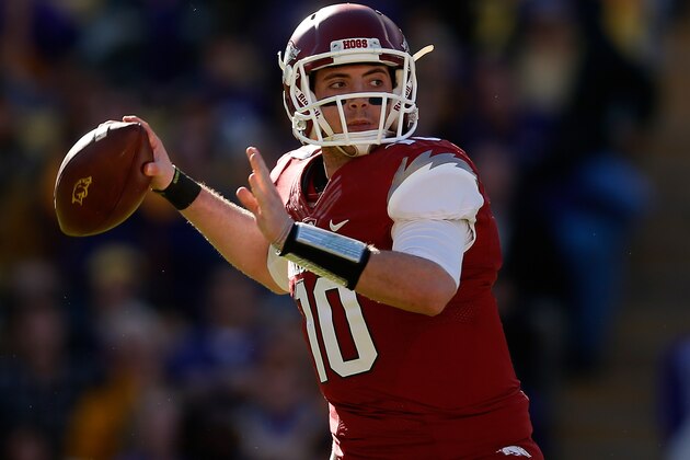 BATON ROUGE, LA - NOVEMBER 29:  Brandon Allen #10 of the Arkansas Razorbacks throws a pass against the LSU Tigers at Tiger Stadium on November 29, 2013 in Baton Rouge, Louisiana.  (Photo by Chris Graythen/Getty Images)