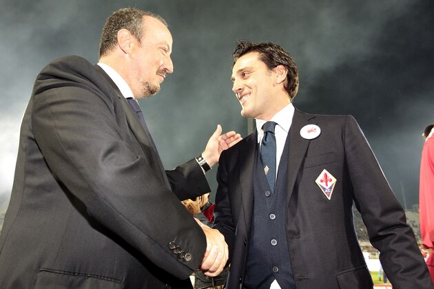 FLORENCE, ITALY - OCTOBER 30: Vincenzo Montella (r) head coach of ACF Fiorentina abd Rafael Benitez head coach of SSC Napoli during the Serie A match between ACF Fiorentina and SSC Napoli at Stadio Artemio Franchi on October 30, 2013 in Florence, Italy.  (Photo by Gabriele Maltinti/Getty Images)