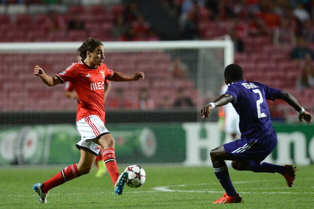 LISBON, PORTUGAL - SEPTEMBER 17:  Lazar Markovic of SL Benfica in action during the UEFA Champions League group stage match between SL Benfica and RSC Anderlecht held on September 17, 2013 at the Estadio do Sport Lisboa e Benfica, in Lisbon, Portugal. (Photo by Henriques Da Cunha/EuroFootball/Getty Images)