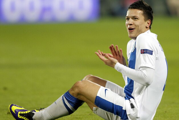 Dnipro's Yevhen Konoplyanka reacts during an Europa League Group E soccer match against Fiorentina at the Artemio Franchi stadium in Florence, Italy, Thursday, Dec. 12, 2013. (AP Photo/Fabrizio Giovannozzi)