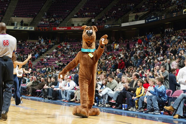 EAST RUTHERFORD, NJ - DECEMBER 7:  Scooby-Doo performs for the crowd during an intermission in the game between the Orlando Magic and the New Jersey Nets at Continental Airlines Arena on December 7, 2002 in East Rutherford, New Jersey.  The Nets won 121-88.  NOTE TO USER: User expressly acknowledges and agrees that, by downloading and or using this photograph, User is consenting to the terms and conditions of the Getty Images License Agreement. Mandatory copyright notice: Copyright NBAE 2002 (Photo by Noren Trotman/NBAE/Getty Images)